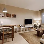 Impressive Beachfront Daire Calafell