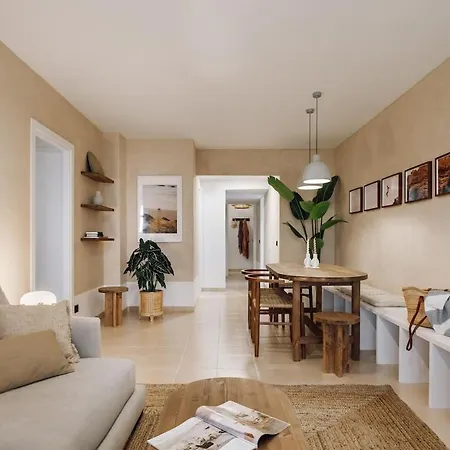Impressive Beachfront Home! Apartment *