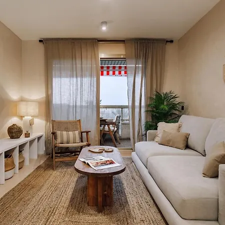 Apartment Impressive Beachfront Home!