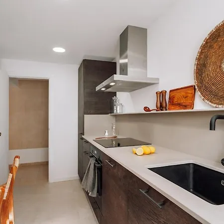 Impressive Beachfront Home! Apartment