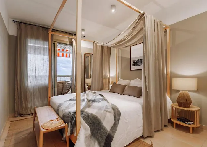 Impressive Beachfront Apartman